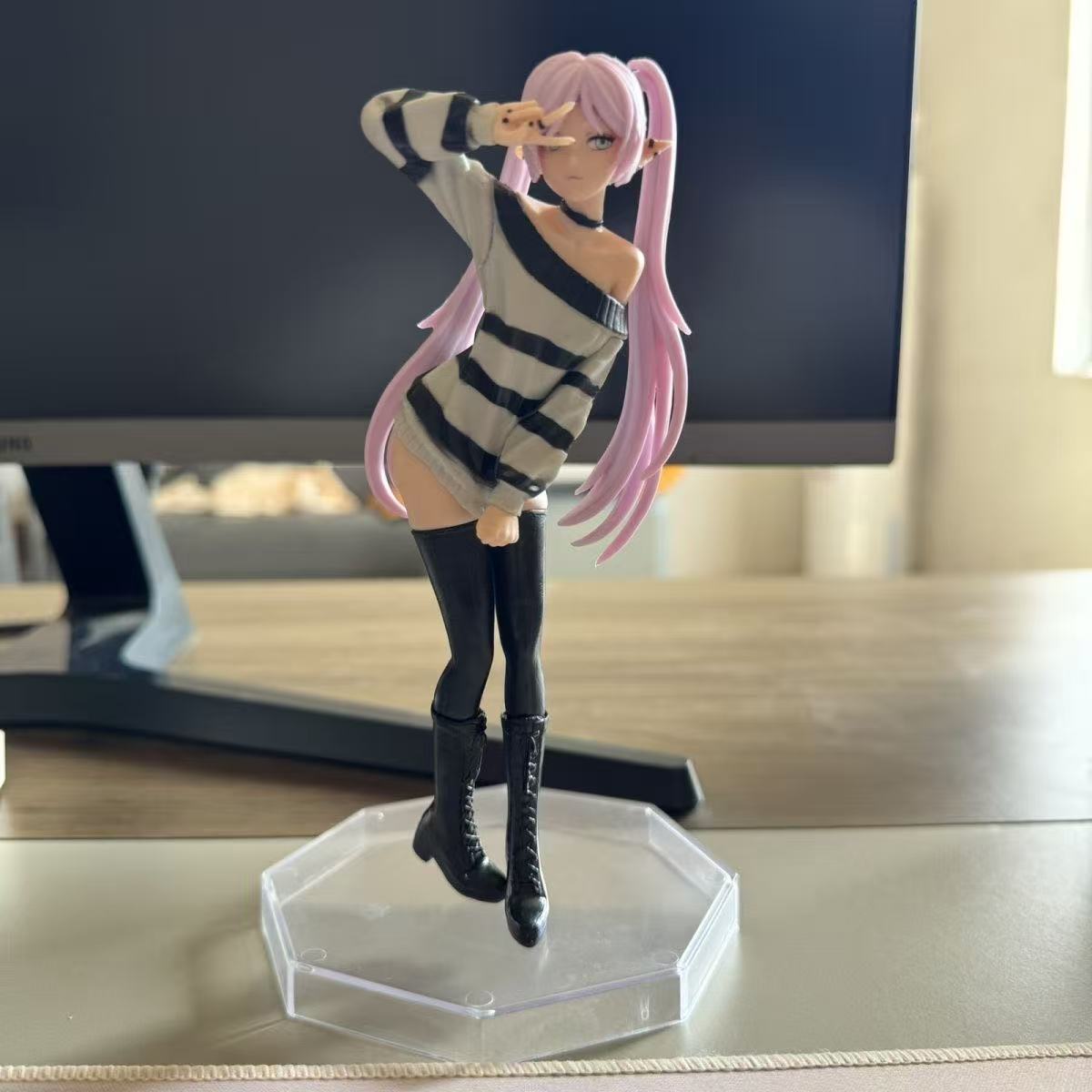Frieren Anime Merchandise - 新作「フリーレン：旅の終わり」アニメモデルフィギュア セーターを着たフリーレン キュートガールアクションスタチュードール 立ち姿シーンギフト